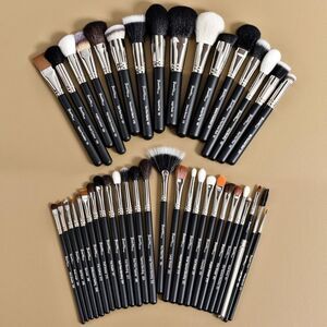 Bueart Design 42Pcs Matte Pearl Black Real Natural Goat Hair Makeup Brushes Set